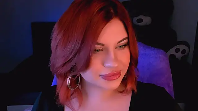 Snapshot of evaharve chatting on 10.30.25 evaharve online show from 10.30.25