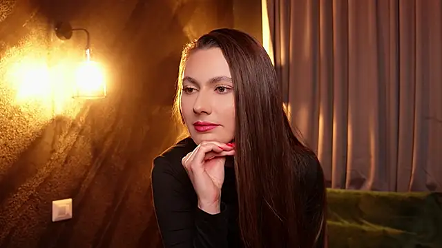 Snapshot of MuseSolis chatting on 02.16.25 MuseSolis online show from 02.16.25