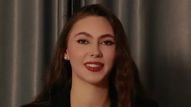 Snapshot of MuseSolis chatting on 11.13.25 MuseSolis online show from 11.13.25