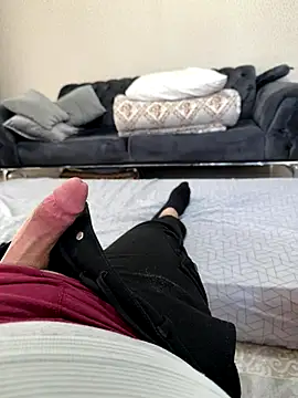 Snapshot of Loco42- chatting on 11.13.25 Loco42- online show from 11.13.25