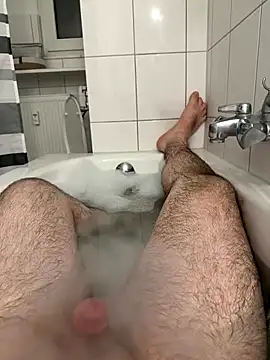 Snapshot of Loco42- chatting on 11.21.25 Loco42- online show from 11.21.25