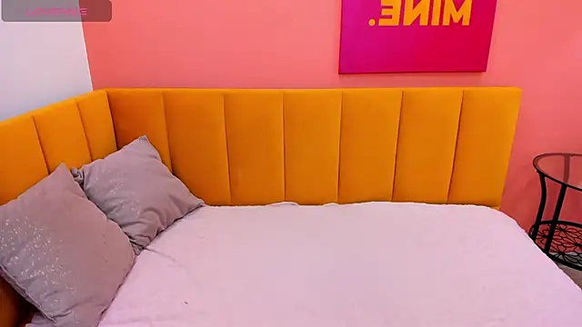 marie reyes  online show from 02.02.26