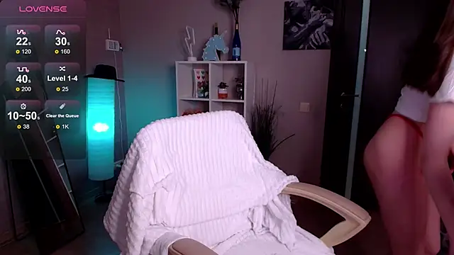 Snapshot of Lilly_Soulmate chatting on 12.27.24 Lilly Soulmate online show from 12.27.24