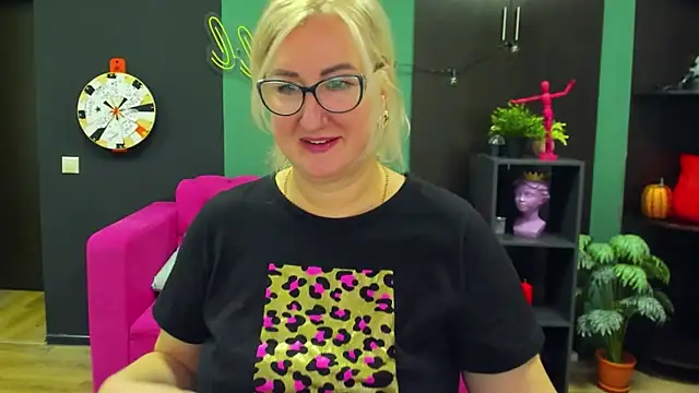 ChristyBrooks online show from 02.10.25