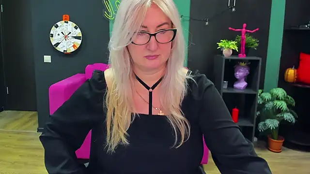 ChristyBrooks online show from 02.27.25