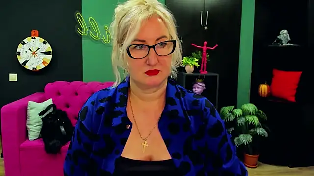 ChristyBrooks online show from 03.11.25