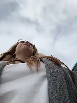 Snapshot of VikiDemi chatting on 12.15.25 VikiDemi online show from 12.15.25