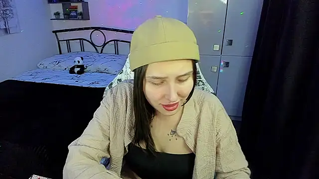 LinaTruly online show from 11.14.25