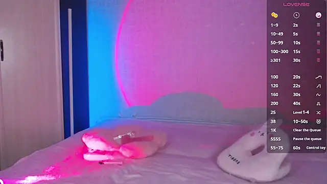 Snapshot of Lessy_Lasska chatting on 11.29.25 Lessy Lasska online show from 11.29.25