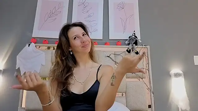 jolie lov online show from 10.02.25