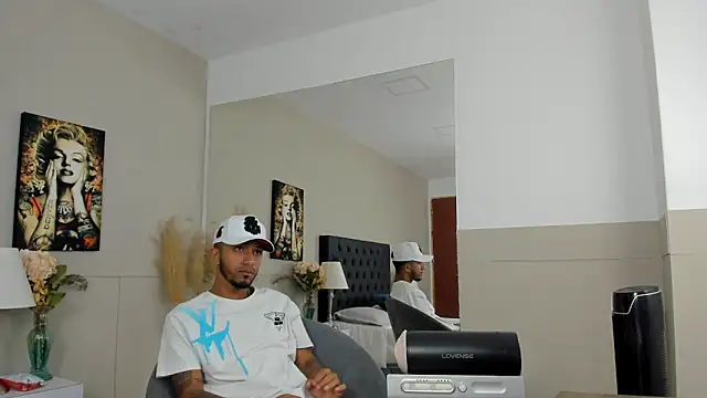 Snapshot of Robin_Rief chatting on 01.17.25 Robin Rief online show from 01.17.25