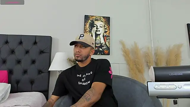 Snapshot of Robin_Rief chatting on 03.12.25 Robin Rief online show from 03.12.25