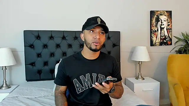 Snapshot of Robin_Rief chatting on 10.08.25 Robin Rief online show from 10.08.25