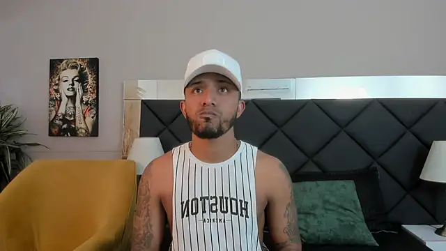 Snapshot of Robin_Rief chatting on 11.08.25 Robin Rief online show from 11.08.25