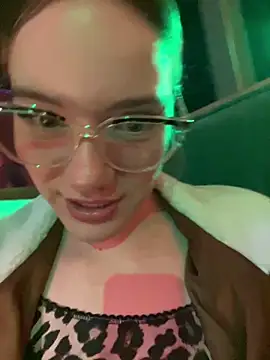 NicoleCut online show from 10.19.25