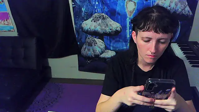 Snapshot of _hellostormy_ chatting on 10.31.25 hellostormy online show from 10.31.25