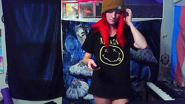 Snapshot of _hellostormy_ chatting on 11.21.25 hellostormy online show from 11.21.25