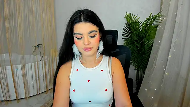 Snapshot of AlluringAriel chatting on 01.23.25 AlluringAriel online show from 01.23.25