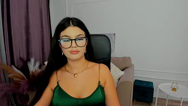 Snapshot of AlluringAriel chatting on 01.25.25 AlluringAriel online show from 01.25.25