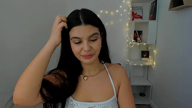 Snapshot of AlluringAriel chatting on 02.10.25 AlluringAriel online show from 02.10.25