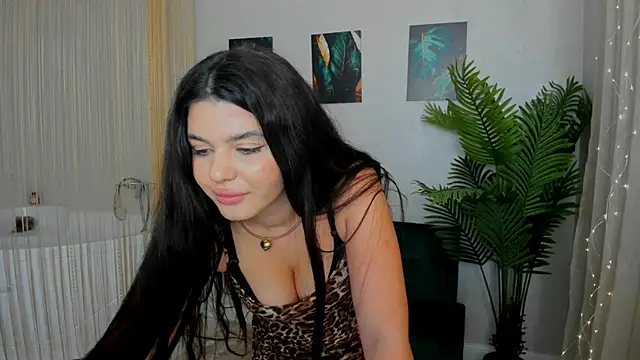 Snapshot of AlluringAriel chatting on 02.17.25 AlluringAriel online show from 02.17.25