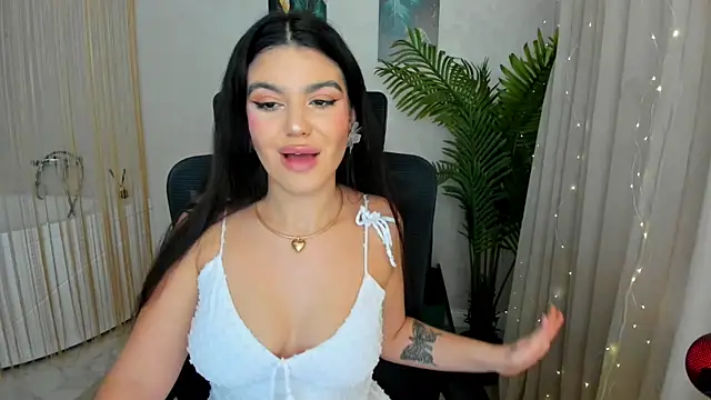 Snapshot of AlluringAriel chatting on 03.01.25 AlluringAriel online show from 03.01.25