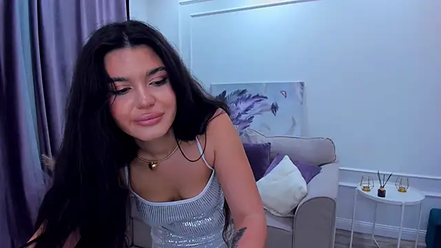 Snapshot of AlluringAriel chatting on 03.05.25 AlluringAriel online show from 03.05.25