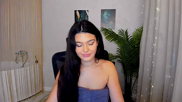 Snapshot of AlluringAriel chatting on 03.06.25 AlluringAriel online show from 03.06.25