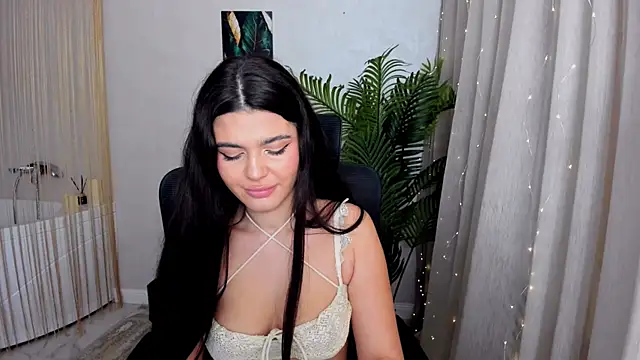 Snapshot of AlluringAriel chatting on 03.13.25 AlluringAriel online show from 03.13.25