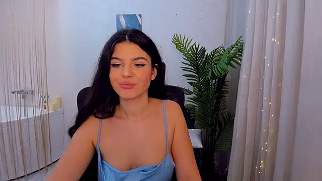 Snapshot of AlluringAriel chatting on 03.17.25 AlluringAriel online show from 03.17.25