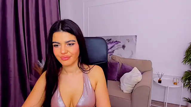 Snapshot of AlluringAriel chatting on 03.18.25 AlluringAriel online show from 03.18.25