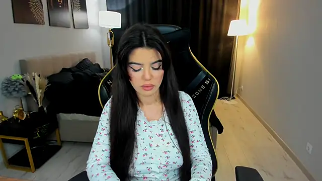 Snapshot of AlluringAriel chatting on 09.24.25 AlluringAriel online show from 09.24.25