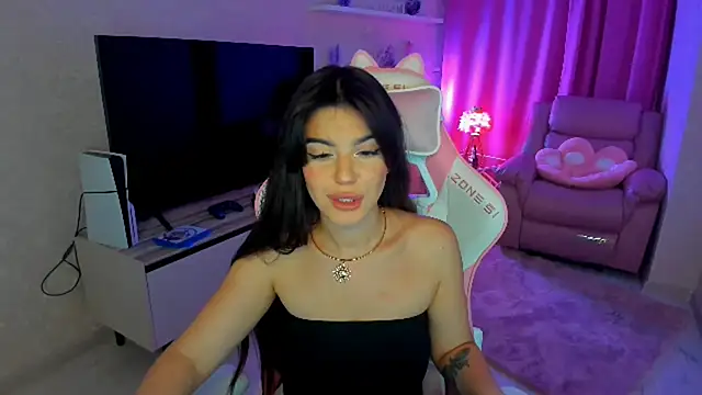 Snapshot of AlluringAriel chatting on 09.26.25 AlluringAriel online show from 09.26.25