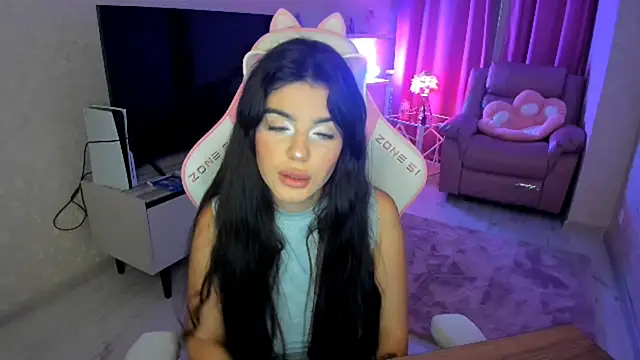 Snapshot of AlluringAriel chatting on 09.30.25 AlluringAriel online show from 09.30.25