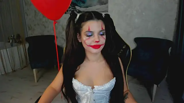 Snapshot of AlluringAriel chatting on 10.17.25 AlluringAriel online show from 10.17.25