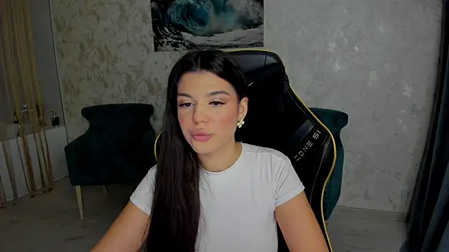 Snapshot of AlluringAriel chatting on 10.19.25 AlluringAriel online show from 10.19.25