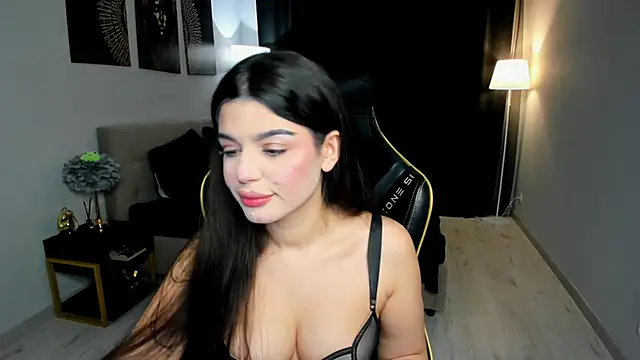 Snapshot of AlluringAriel chatting on 02.08.26 AlluringAriel online show from 02.08.26