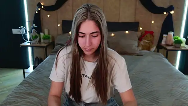 Teresa Stane online show from 02.21.25