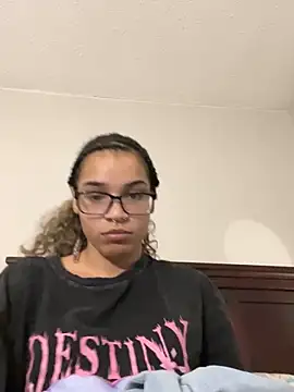 Snapshot of 1prettygem chatting on 12.19.24 1prettygem online show from 12.19.24