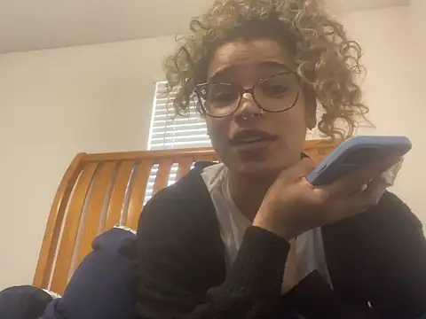 Snapshot of 1prettygem chatting on 01.15.25 1prettygem online show from 01.15.25