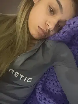 Snapshot of 1prettygem chatting on 01.21.25 1prettygem online show from 01.21.25