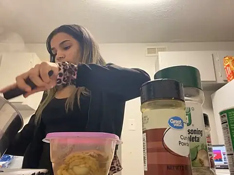 Snapshot of 1prettygem chatting on 01.28.25 1prettygem online show from 01.28.25