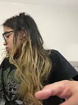 Snapshot of 1prettygem chatting on 03.09.25 1prettygem online show from 03.09.25