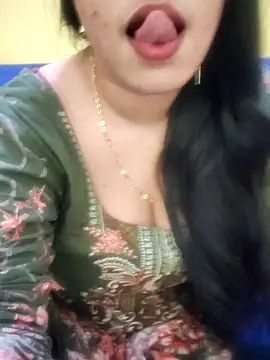 Snapshot of Haniya-143 chatting on 10.06.25 Haniya-143 online show from 10.06.25