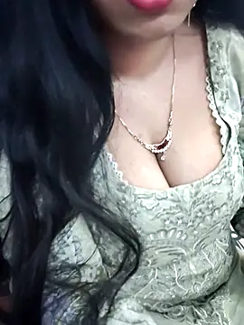 Snapshot of Haniya-143 chatting on 02.15.26 Haniya-143 online show from 02.15.26