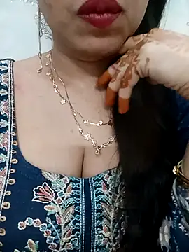 Snapshot of Haniya-143 chatting on 03.28.26 Haniya-143 online show from 03.28.26