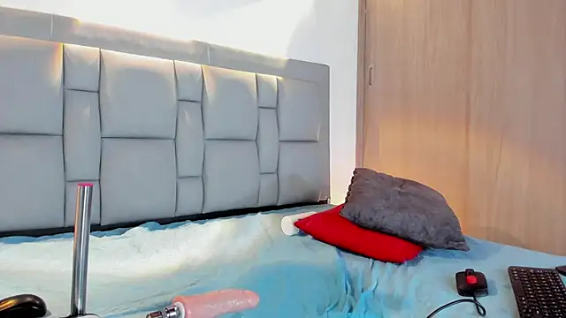 JEFFREY COTTOM online show from 02.06.25