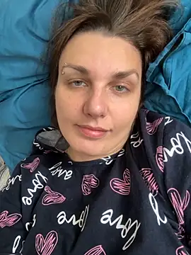 Snapshot of Magic__smile chatting on 11.18.25 Magic smile online show from 11.18.25