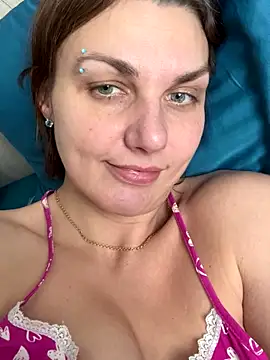 Snapshot of Magic__smile chatting on 12.19.25 Magic smile online show from 12.19.25