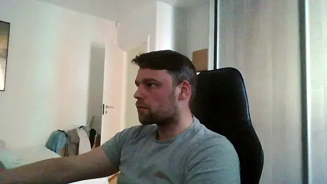Snapshot of The_big_viking_ chatting on 05.06.26 The big viking online show from 05.06.26